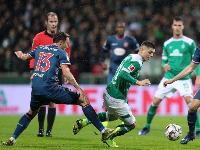 在进攻端 在进攻端