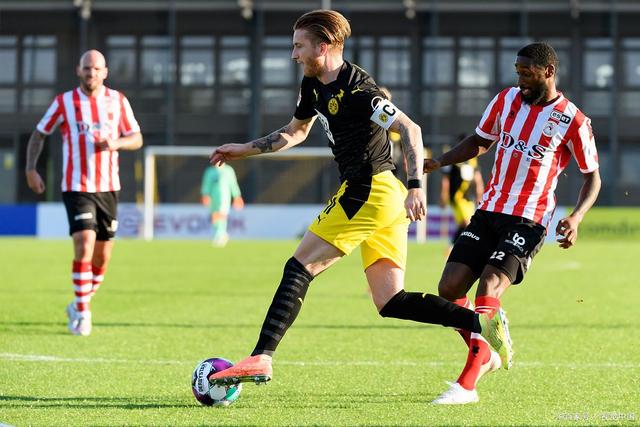 巴西队在后 巴西队在后